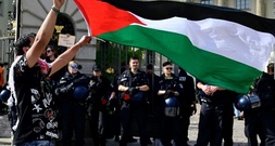Polizeieinsatz bei propalästinensischem Protest vor Berliner Humboldt-Universität