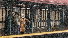 New Yorks Bürgermeister sperrt wegen Wintersturms kompletten Verkehr