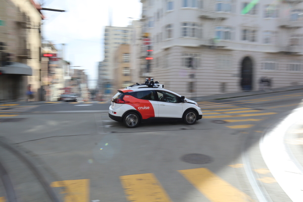 Bild vergr&ouml;&szlig;ern: ,,Woche des Hütchens - Pylonen-Aktion soll Robotaxis blockieren