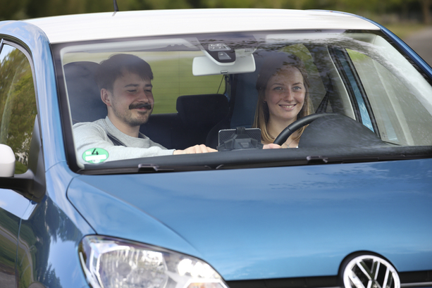 Bild vergr&ouml;&szlig;ern: Umfrage - Deutsche schieben Auto-Wechsel auf