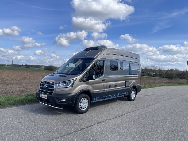 Bild vergr&ouml;&szlig;ern: Umfrage: Trends beim Caravaning - Kleine Camper, große Wohnwagen