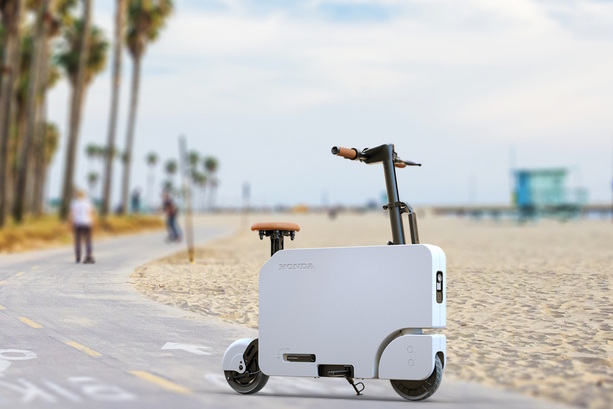 Bildergalerie: E-Scooter Honda Motocompacto - Wandelbarer Koffer