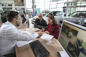 Umfrage zum Autokauf   - Erstens kommt es anders, zweitens als geplant  
