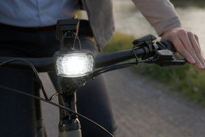 Pedelec-Scheinwerfer Lighthammer 300 - Dunkelheit ade