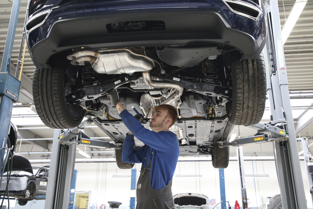 Bild vergr&ouml;&szlig;ern: Verschleißreparaturen  - Autofahrer müssen seltener in die Werkstatt 