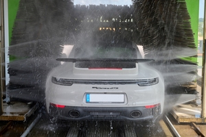 Umfrage: Fahrzeugwäsche - Sauber ist relativ