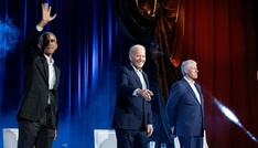 Biden sammelt bei Spendengala mit Obama und Clinton Rekordsumme für den Wahlkampf