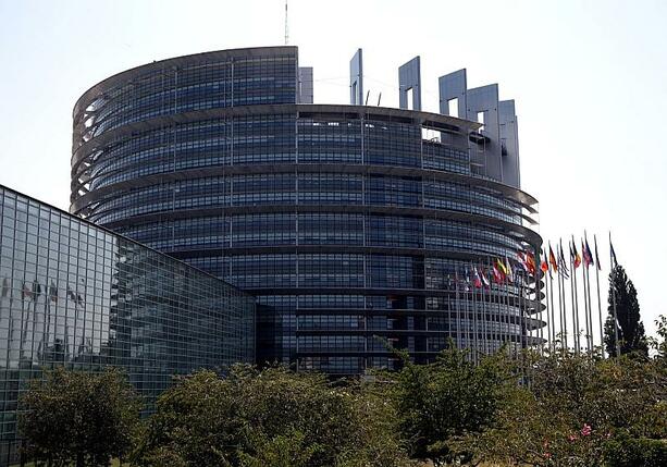 Bild vergrößern: Europaparlament stimmt für Reform der EU-Schuldenregeln