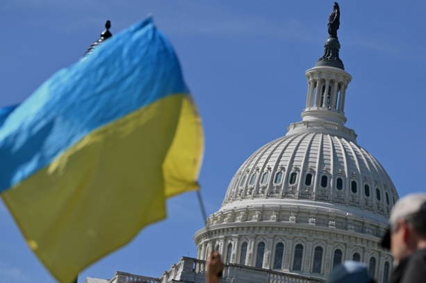 Bild vergrößern: Biden unterschreibt Ukraine-Hilfen: Lieferbeginn sofort, in den nächsten Stunden