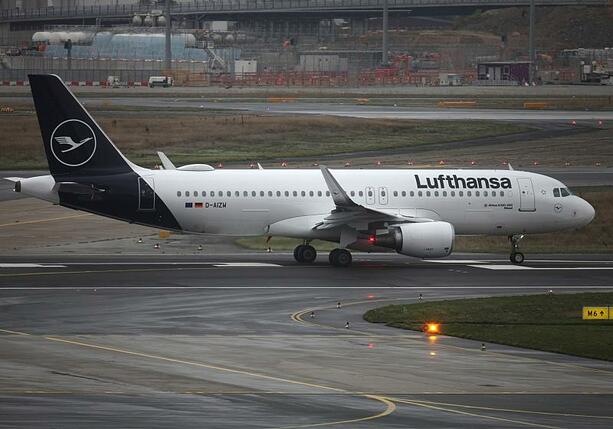 Bild vergrößern: Lufthansa ruft Belegschaft zum Sparen auf
