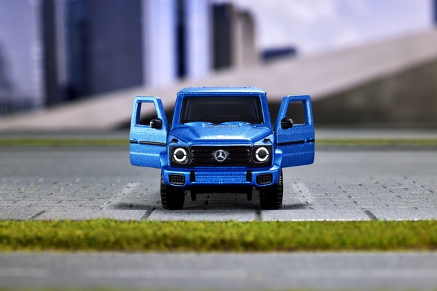 Bildergalerie: Mercedes G-Klasse G 580 EQ  - Schön blau, aber klein