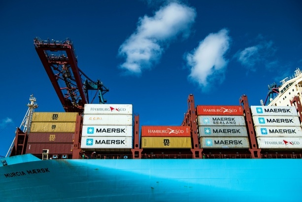 Bild vergrößern: Maersk: Huthi-Angriffe im Roten Meer führen zu Gewinnrückgang - Preise ziehen an
