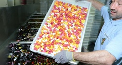 Süßwarenindustrie: Gewerkschaft NGG fordert mindestens 360 Euro mehr Lohn