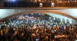 Georgien: Zehntausende demonstrieren gegen Gesetz zu 