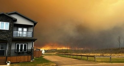 Waldbrand kommt Ölstadt in Kanada bedrohlich näher