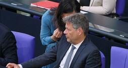 Politbarometer: Grüne verlieren - Interesse an Europawahl steigt