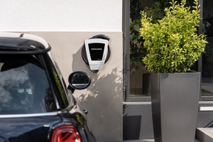 Emissionen von Neuwagen in Europa - E-Autos senken Flottenausstoß