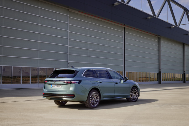 Bild vergr&ouml;&szlig;ern: Pkw-Fahrleistung in Deutschland 2023  - Benziner vor Diesel und dahinter