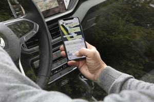 Ablenkung am Steuer   - Großstädter sind weniger aufmerksam 