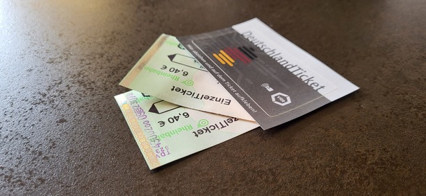 Bild vergr&ouml;&szlig;ern: Deutschlandticket - Keine Kündigungswelle nach Preiserhöhung 