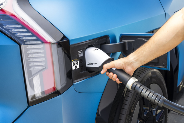 Bild vergr&ouml;&szlig;ern: Hoffnung auf E-Auto-Förderung  - Käufer warten auf Bundestagswahl ab