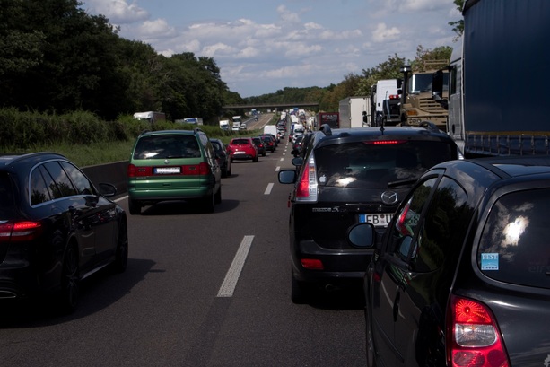 Bild vergr&ouml;&szlig;ern: Kosten für Verkehrswegebau  - Straßen um ein Drittel teurer 