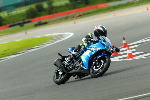 Bild vergr&ouml;&szlig;ern: Nordschleife Touristenfahrt  - Letzte Runde für Biker