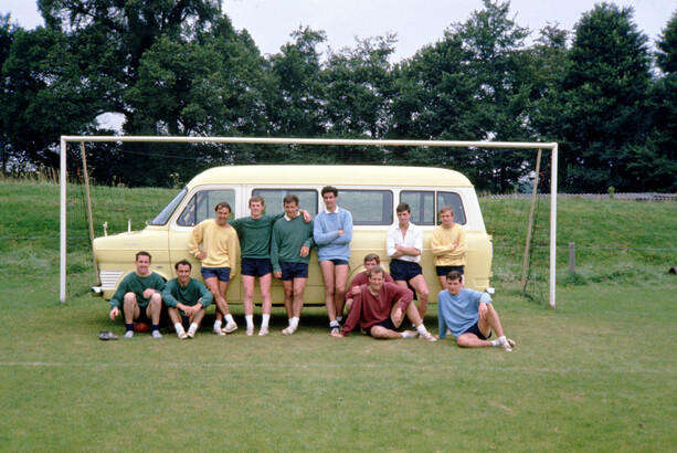 Bildergalerie: 60 Jahre Ford Transit - Rotkäppchen und der Wolfsburger