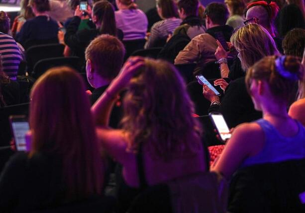 Bild vergr&ouml;&szlig;ern: Kinderschutzbund gegen Altersgrenze für Social Media