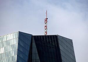 EZB lässt Zinsen erneut unverändert