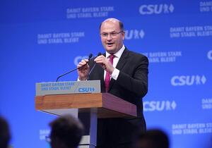 Bayerns Finanzminister für Erhöhung der Erbschaftsteuer-Freibeträge