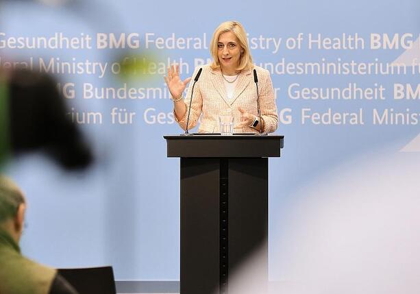 Bild vergr&ouml;&szlig;ern: Finanzkommission Gesundheit nimmt Arbeit auf - Warken will Tempo