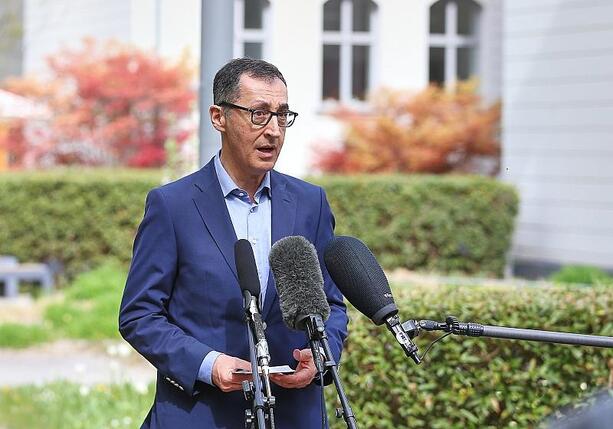 Bild vergrößern: Özdemir: Schulen müssen zügig Geld für Digitalisierung bekommen