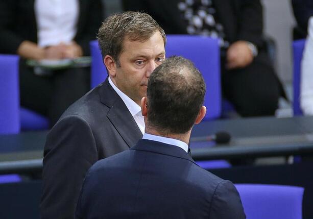 Bild vergr&ouml;&szlig;ern: Spahn kritisiert Klingbeil für öffentliche Debatte über Steuerpläne