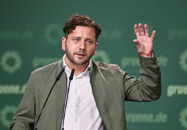 Bild vergrößern: Banaszak wirft Bund mangelnde Glaubwürdigkeit beim Klimaschutz vor