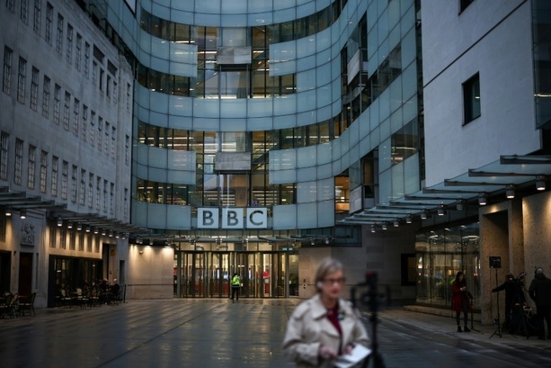 Bild vergrößern: Anwaltskreise: Trump droht BBC mit Klage über eine Milliarde Dollar