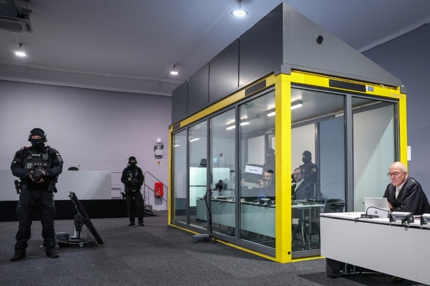 Bild vergrößern: Prozess um Anschlag in Magdeburg: Angeklagter kündigt Hungerstreik an