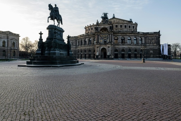 Bild vergrößern: Sexuelle Übergriffe auf Kundinnen: Dresdner Tätowierer rechtskräftig verurteilt