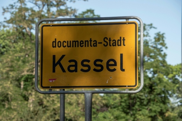 Bild vergrößern: Rund 2500 Menschen betroffen: Weltkriegsbombe in Kassel entschärft: