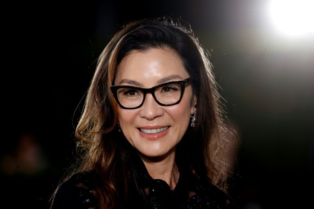 Bild vergrößern: Michelle Yeoh bekommt Goldenen Ehrenbären der Berlinale
