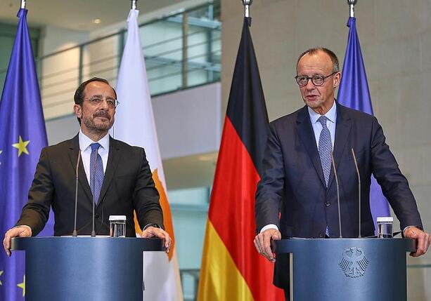 Bild vergrößern: Merz spricht mit Zyperns Präsidenten über EU-Ratspräsidentschaft