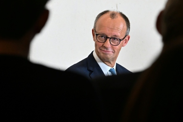 Bild vergrößern: Merz ruft Junge Union zu Kompromiss in Rentenstreit auf - Widerstand gegen Kanzler