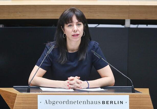 Bild vergrößern: Linke kürt Eralp zur Spitzenkandidatin für Berlin-Wahl