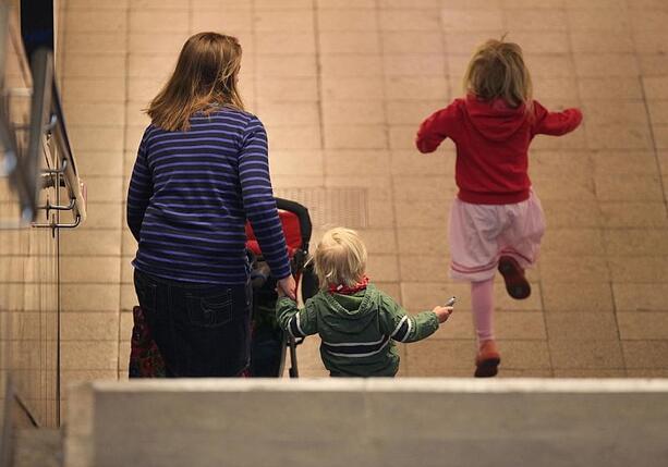 Bild vergrößern: Gut jedes siebte Kind armutsgefährdet