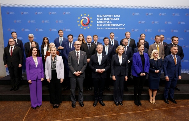 Bild vergrößern: Digitalgipfel in Berlin: 18 europäische KI-Partnerschaften verkündet