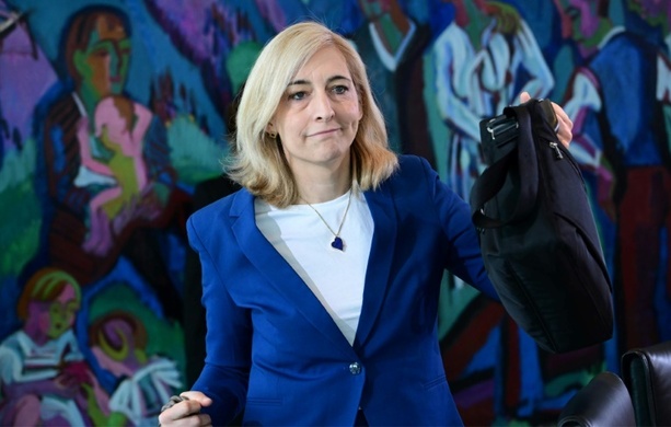 Bild vergrößern: Warken dringt auf Verbesserung der Versorgung von Long-Covid-Patienten