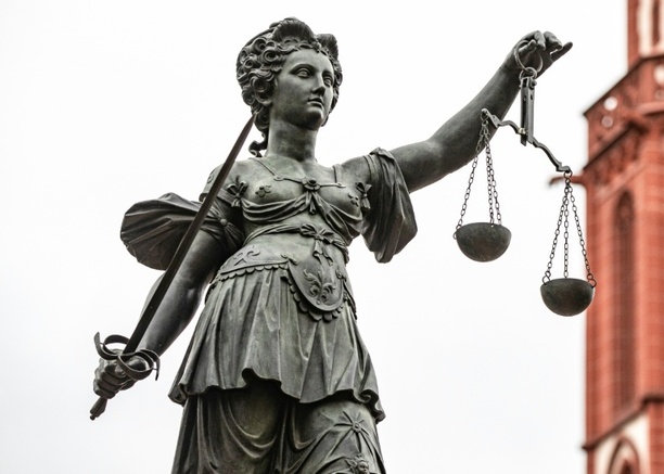 Bild vergrößern: Prozess um Folter in Syrien in Rheinland-Pfalz begonnen