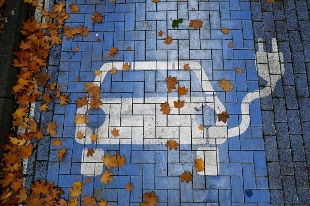 Bild vergrößern: Elektromobilität: Bundesregierung beschließt Masterplan für Ladenetz