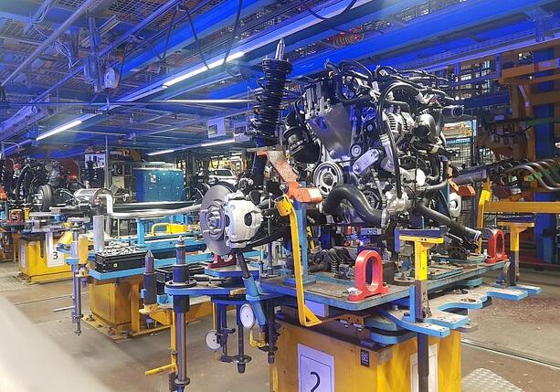 Bild vergrößern: Beschäftigtenzahl in Autoindustrie sinkt auf Tiefstand