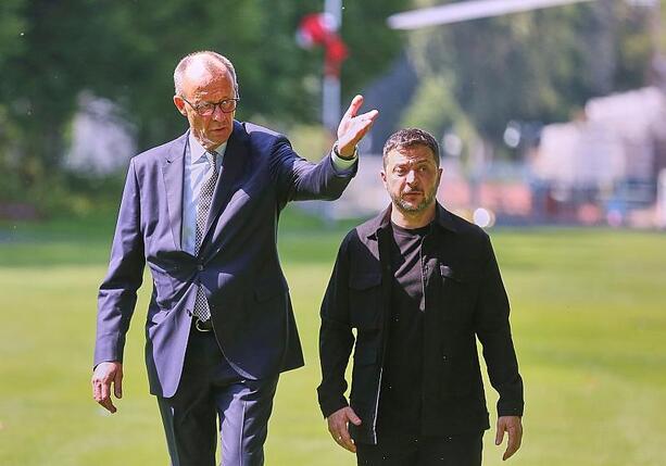 Bild vergrößern: Merz telefoniert mit Macron, Starmer und Selenskyj zur Ukraine